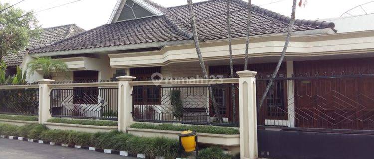 Rumah asri kondisi terawat di daerah favorit Tidar 1