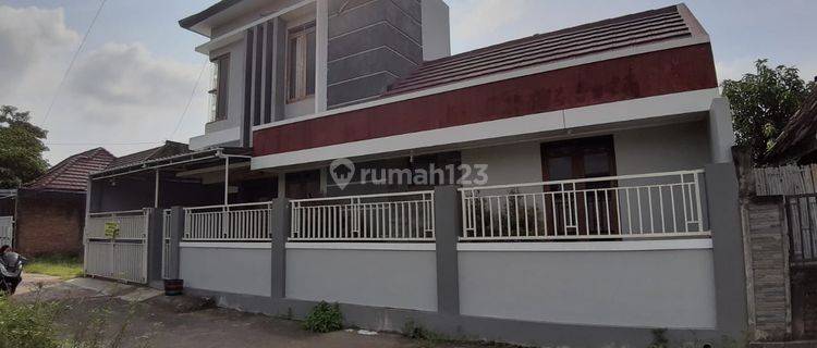 Rumah 2 lantai nyaman dan asri 1