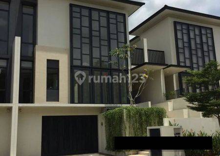 Rumah 2 Lantai Bagus Unfurnished Nava Park di Bsd City, Tangerang 1