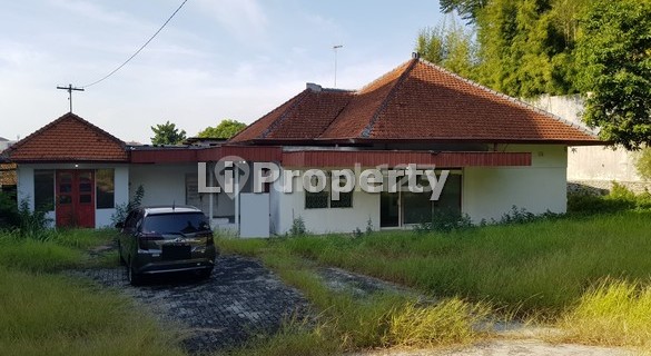 For rent: Sultan Agung house, suitable for a restaurant, Semarang. 1