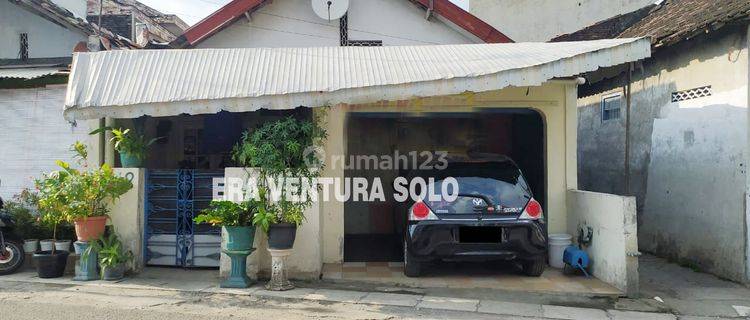 Rumah Strategis Siap Huni Pasar Kliwon Solo 1