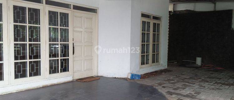 Disewakan Rumah di Balitung Senopati Keb. Baru Jakarta Selatan 1