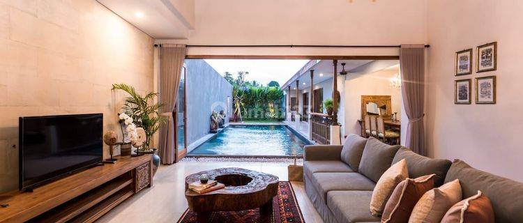 LUXURY VILLA MEWAH FULL FURNISH SHM Central Ubud dkt hotel fouseason lingkungan Villa 1