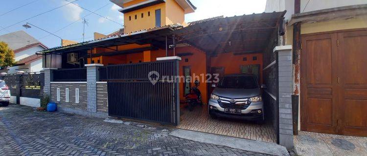 RUMAH CANTIK SIAP PAKAI  DI PERUMAHAN COLOMADU SOLO 1