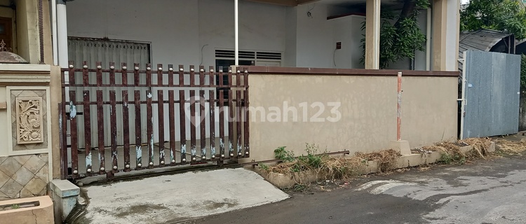 Rumah asri nyaman di daerah Plamongan indah 1