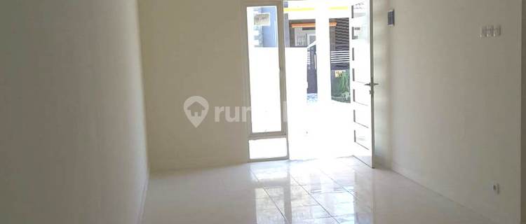 Single-story house in Valencia Icon, Puri Surya Jaya, Sidoarjo. SHGB certificate, land area 90 m² (6 x 15), building area 54 m², 2 bedrooms, 1 bathroom. 1