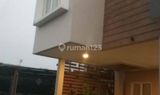 rumah mewah murah di Tebet 3 lantai 1