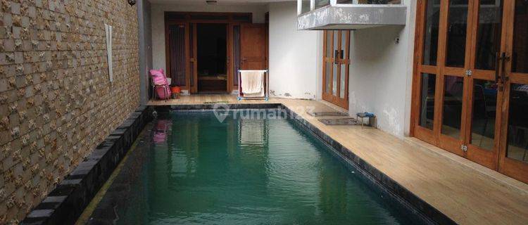 Rumah Full Furnished Ada Kolam Renang Belakang Transmart 1