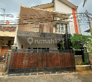 Rumah bangunan baru 3 lantai di Pondok Kelapa 1