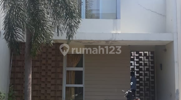 a beautiful minimalist house 1