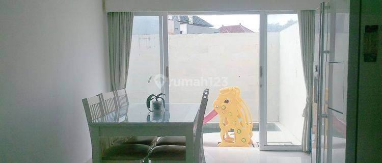 Rumah Dijual, 5 Kamar Tidur, Kolam Renang, Shm, di Denpasar, Bali 1