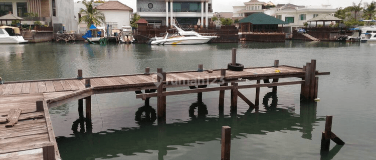 Rumah Mewah Pantai Mutiara  ada Kanal  ( Kawasan Terelit Di Jakarta Utara) 1