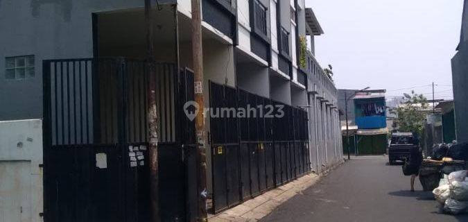 Rumah 3 Lantai Hoek Di Akasia, Kapuk, Cengkareng Timur 1