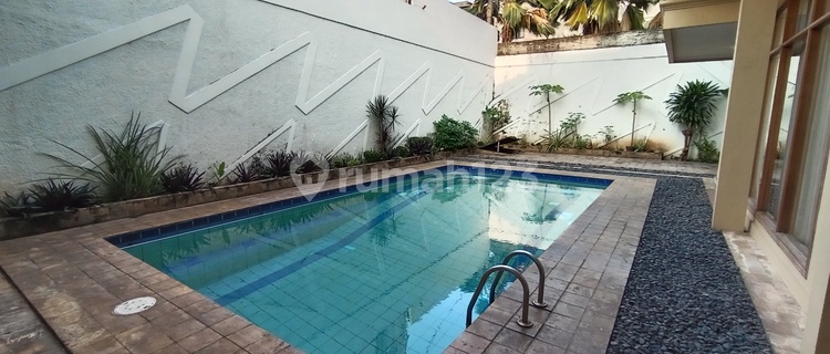 Rumah Asri, Luas, Terawat Dan Nyaman Cilandak Timur. 1