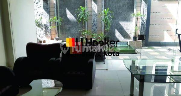 Nice house in the city center on Sompok Street. 1