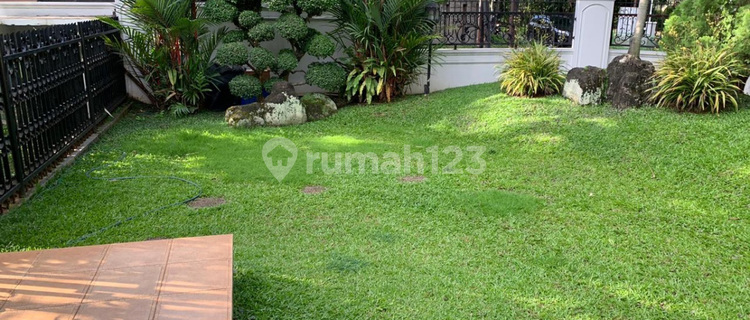 SAFE & QUIET HOUSE in PERMATA HIJAU near PAKUBUWONO, SENAYAN 1