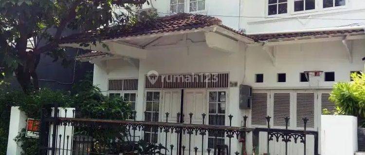 Rumah cantik di Kebayoran Baru 1