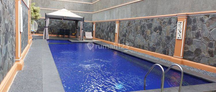 Rumah Mewah arsitektur menawan dan pool di Bintaro Permai 1