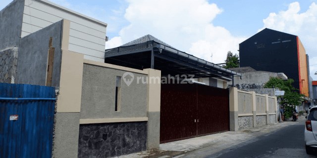 Rumah Mewah Tengah Kota Solo 1