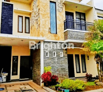 Rumah/Villa bagus modern 2 lt View eksotik di Agro kusuma Batu 1