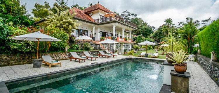 TRADITIONAL VILLA WITH SPACIOUS LAND IN KARANGASEM VL1625 1