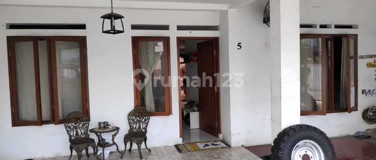 The house is very well-maintained and move-in ready. 1