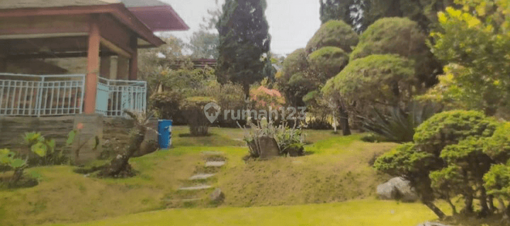 Vila Adem Yang Tamannya Luas Di Vila Istana Bunga, Lembang Bandung 1