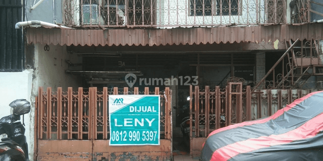 RUMAH LAMA DI TANAH SEREAL, JAKARTA BARAT 1