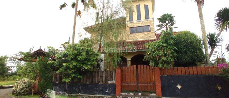 Rumah 2 Lantai Semi Furnished di Graha Candi Soba, Semarang 1