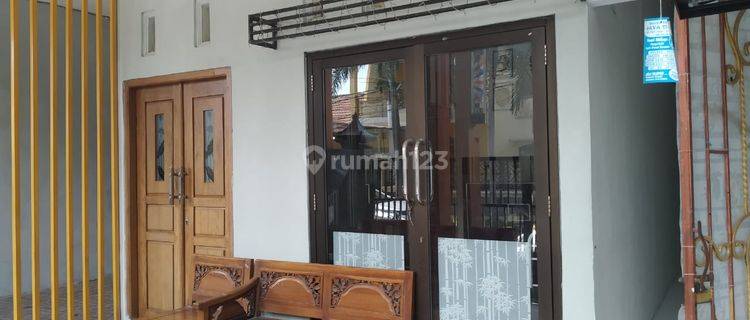 Rumah Kos Aktif 2 Lantai 12 Kamar LT 120 m2 LB 240 m2 SHGB Jl Raya Balikpapan GKB Gresik 1