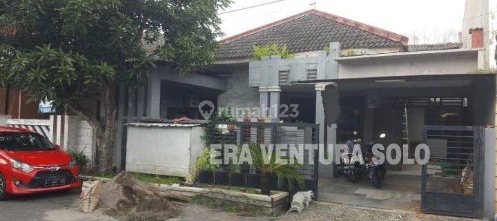 Rumah Strategis Kawasan Elite Solo Baru 1