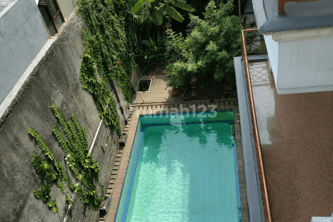 Rumah mewah di Pulo Asem Jakarta Timur 1