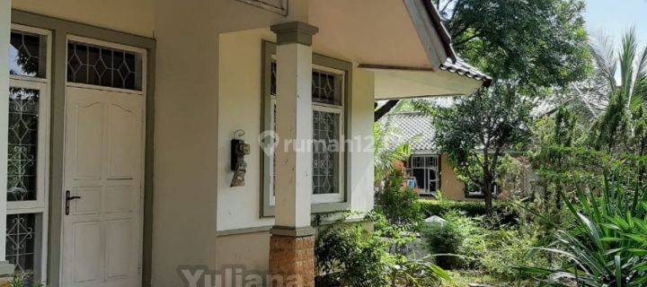 Rumah yang nyaman & sejuk, posisi Hook, Semi Furnished, siap pakai di Perumahan Greenwood, Semarang 1