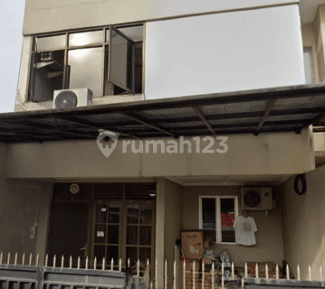 Rumah 3 Lantai ,
jl.balik Papan , Petojo ,
jakarta Pusat , 1