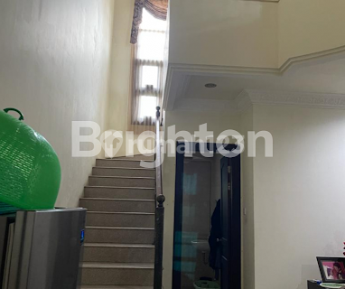 REGENCY 21 HOUSE ARAYA EAST SURABAYA NEAR MERR 1