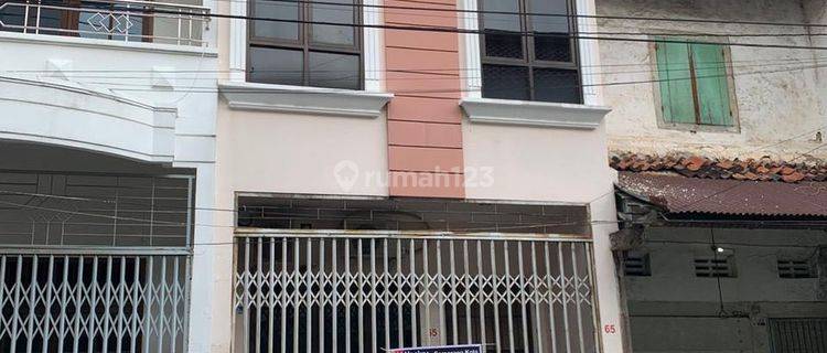 Rumah di daerah Pecinan Semarang semi furnished 1