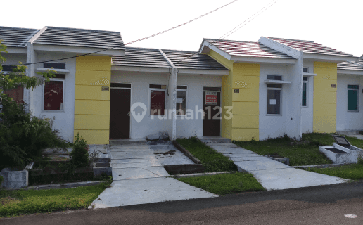 Rumah asri dan strategis dekat dengan stasiun kereta 1
