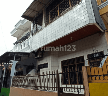 di  rumah 2 lantai di Makassar dalam kota 1