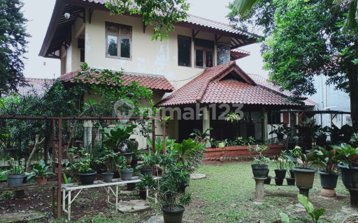 For Sale Well-Maintained 2-Story Old House in Jagakarsa, South Jakarta 1