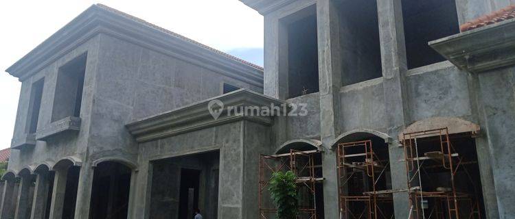 Rumah Mewah Graha Family Super Long Golf View Dan Lake View 105m 1