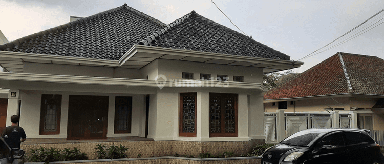 Rumah di Dago Hitung Tanah (Jl. Suryakencana) 1