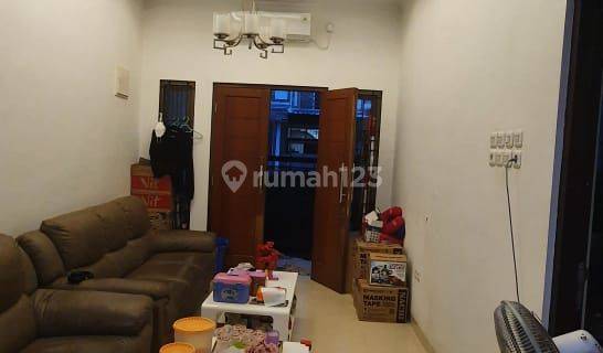 Rumah bagus harga murah dan siap huni Metro Permata, Karang tengah, Tangerang 1