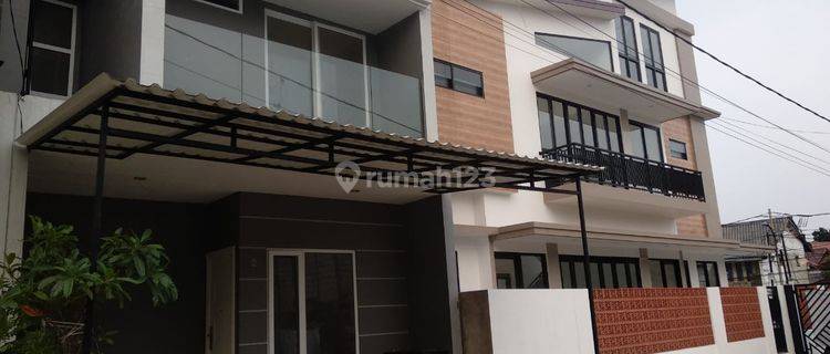 Rumah 2 Lantai di Jl. H. Merin, Meruya Selatan, Jakarta Barat 1