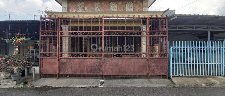 RUMAH TERAWAT LOKASI TENANG TENGAH KOTA DEKAT AREA BISNIS 1