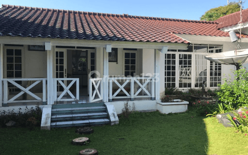 Rumah /Villa jln raya besar Puncak Cipanas Terawat Luas 5576M² 1