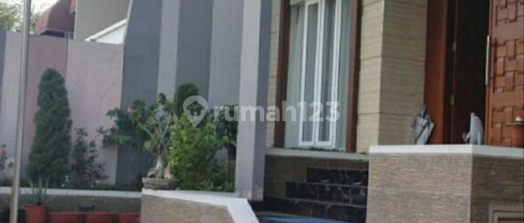 Luxury house in Graha Padma Boulevard 1