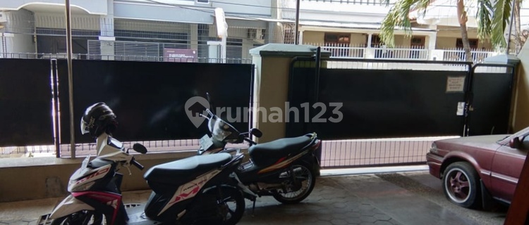 Rumah Kost Aktif. 9 Kamar Tidur, Lingkungan Aman.  1