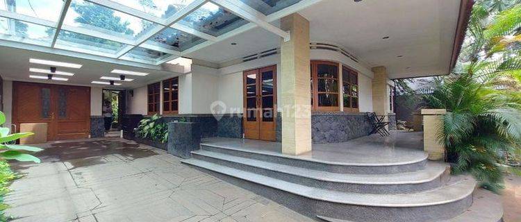 Rumah Belanda klasik Lokasi Dago Bandung Kota 1