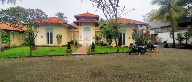 Rumah Cantik Terawat Murah Area Kemang 1