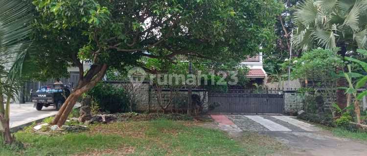 Ready-to-Occupy House with Front Road for 3 Cars in Al Duren Sawit Plot, East Jakarta 1